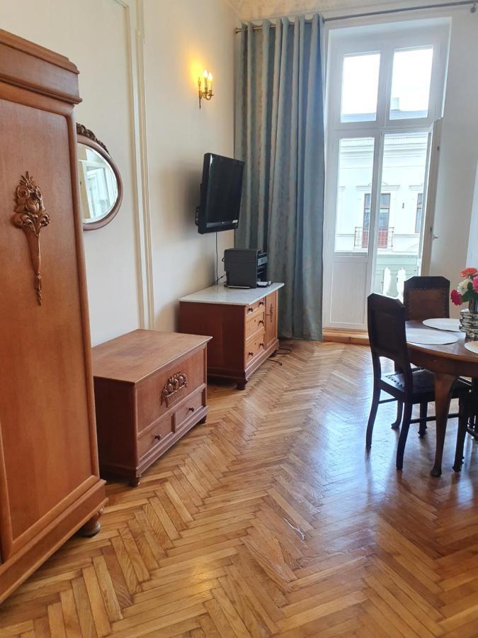 Prestige Aparthotel Piotrkowska 82 - Wyjatkowy Widok Na Deptak Лодзь Экстерьер фото